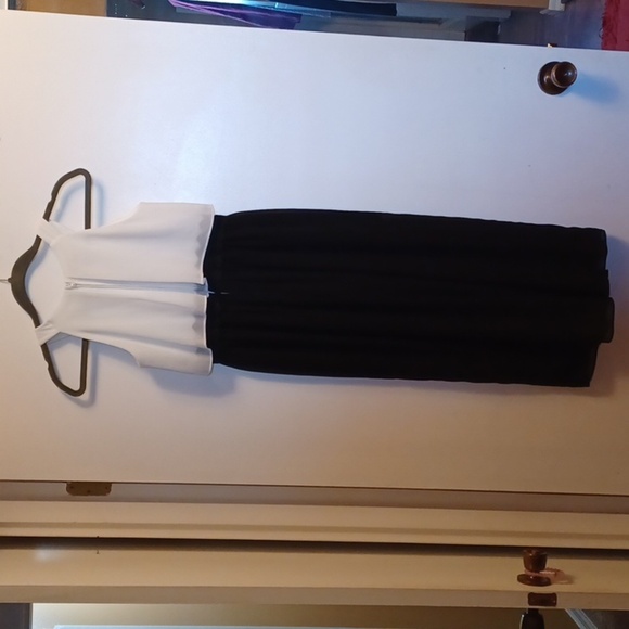 AMY BYER, JUMPSUIT, GIRLS SIZE 10. BLACK AND WHITE. - Picture 3 of 10